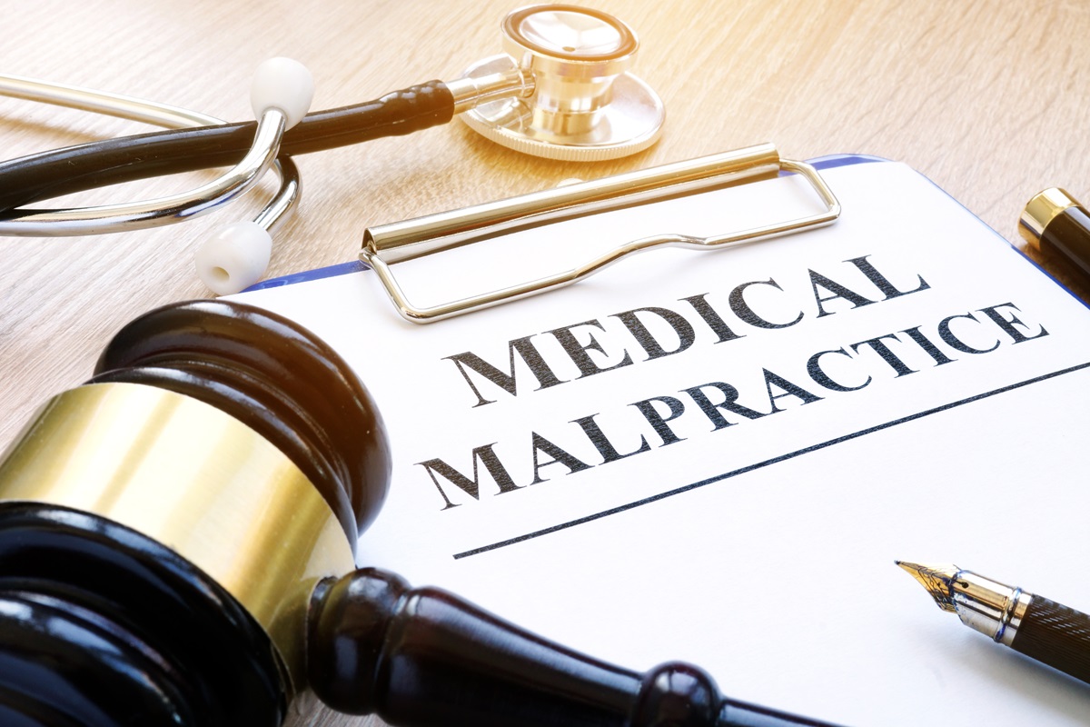 8 Factors Influencing The Length Of A Medical Malpractice Lawsuit